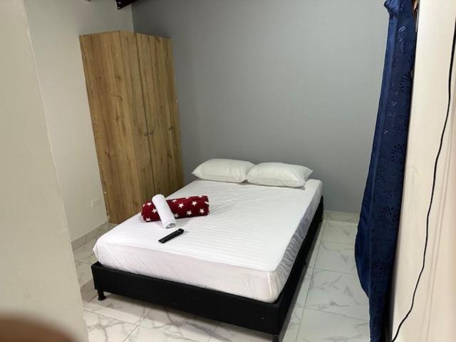 Apartahotel Malaga Medellín Zewnętrze zdjęcie